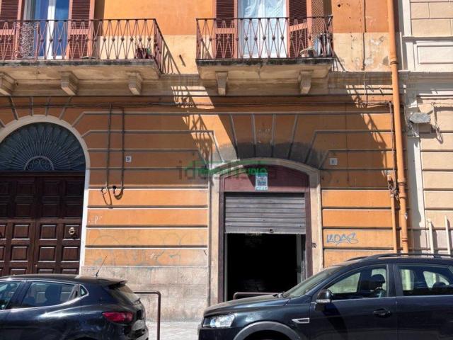 Locale in affitto di 106 m² in Piazza G. Garibaldi, 10