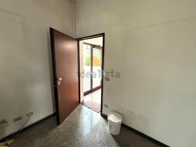 Locale in affitto di 107 m² in Via Rovere, 110