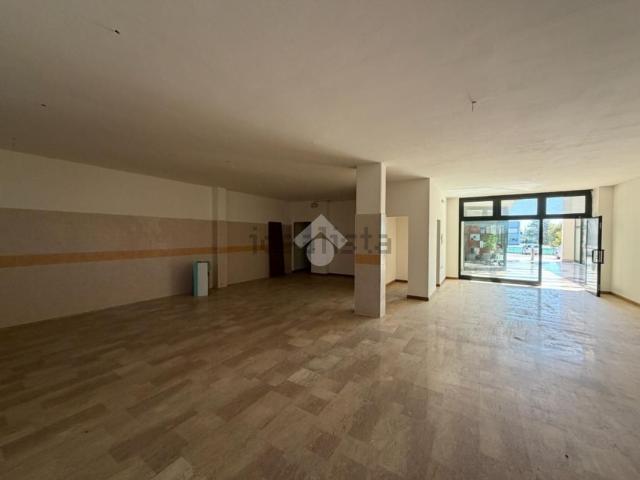Locale in affitto di 108 m² in Via Antonio Vivaldi, 2
