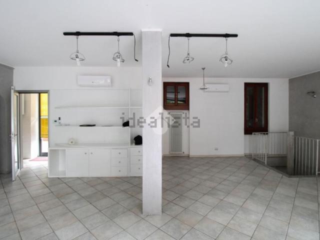 Locale in affitto di 108 m² in Via Giuseppe Mazzini, 52