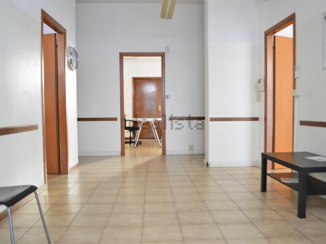 Locale in affitto di 108 m² in Via del tetaro