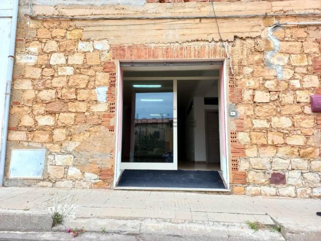 Locale in affitto di 108 m² in Via Fadda