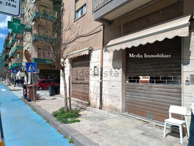 Locale in affitto di 108 m² in Viale Tica, 54