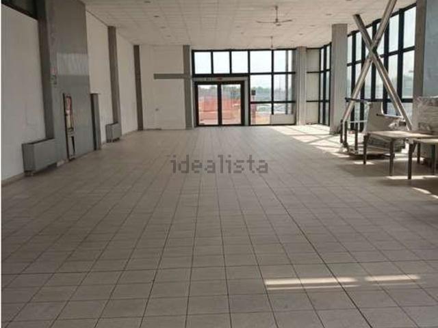 Locale in affitto di 1100 m²