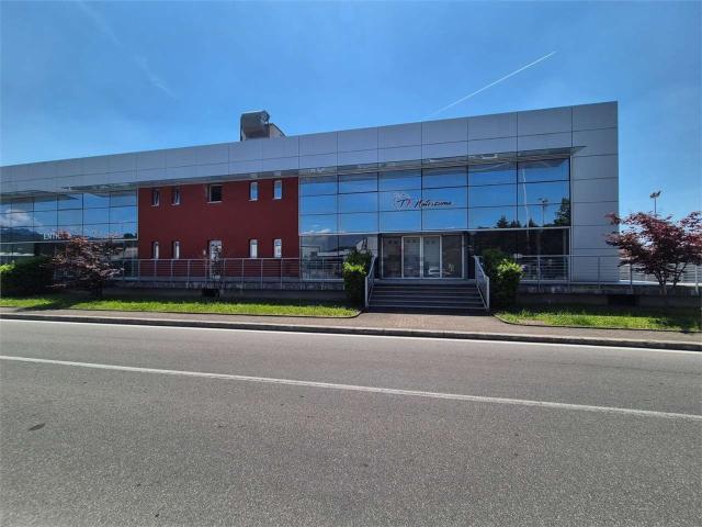Locale in affitto di 1100 m² in Via Enzo Ratti