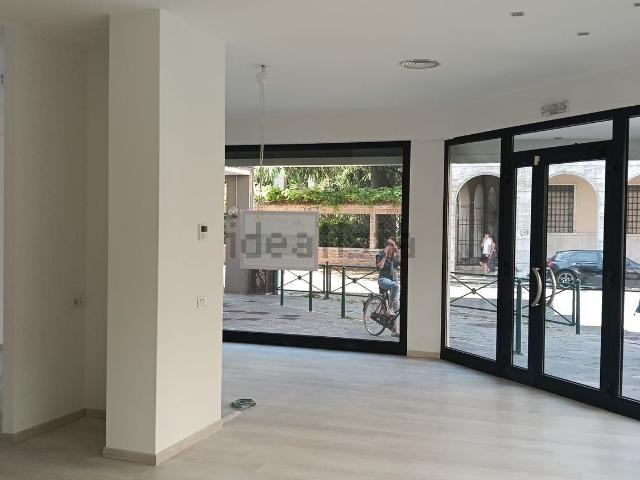 Locale in affitto di 110 m²