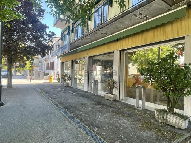 Locale in affitto di 110 m²