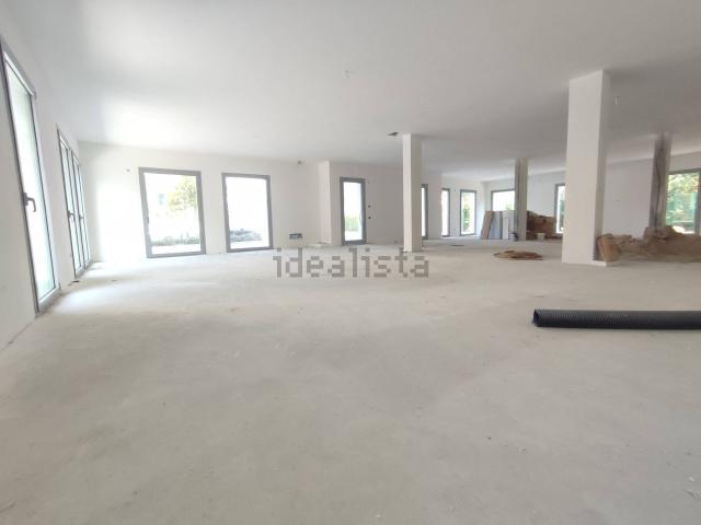 Locale in affitto di 110 m²