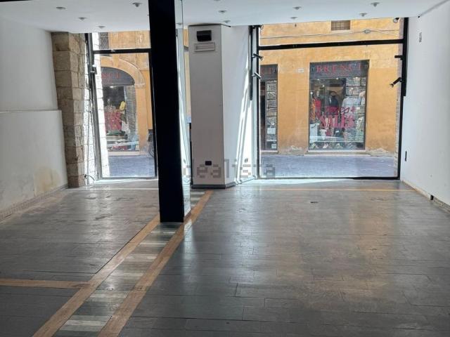 Locale in affitto di 110 m²