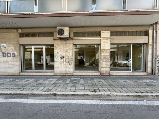 Locale in affitto di 110 m²