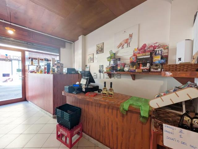 Locale in affitto di 110 m² in Via Cagliari