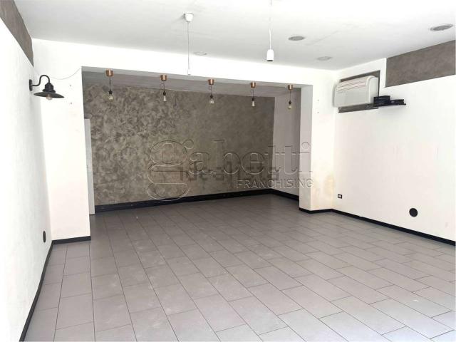 Locale in affitto di 110 m² in Via Carlo Mayr, 80
