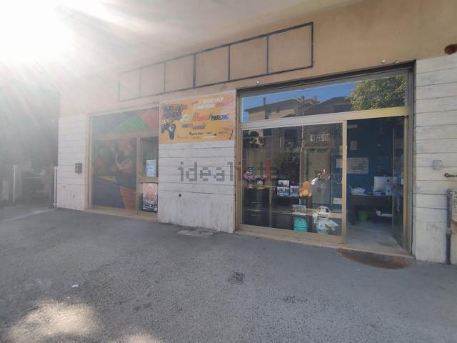 Locale in affitto di 110 m² in Via Cristoforo Colombo
