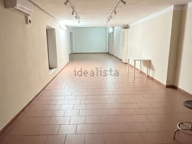 Locale in affitto di 110 m² in Via Armando Diaz