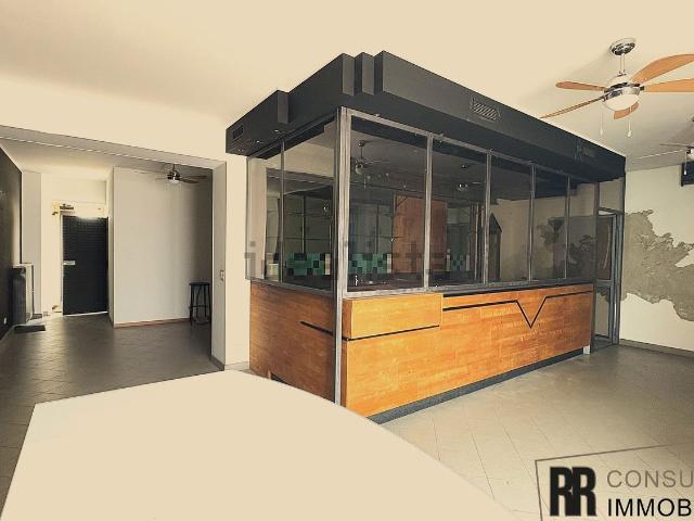 Locale in affitto di 110 m² in Via Brennero