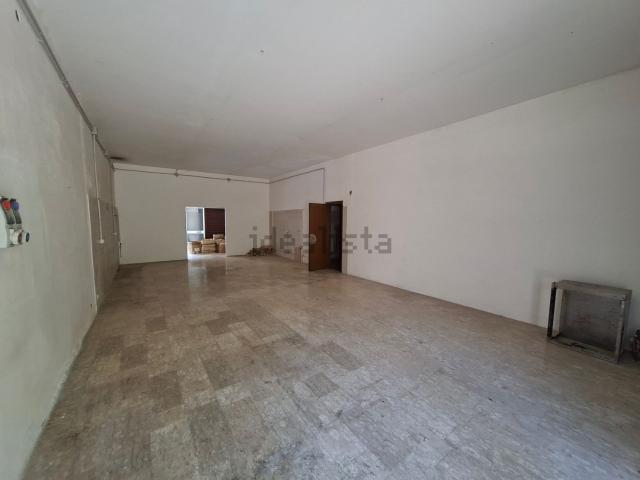 Locale in affitto di 110 m² in Via G. L. Bernini, 1