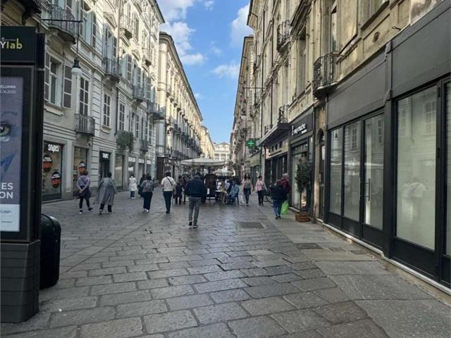 Locale in affitto di 110 m² in Via Giuseppe Garibaldi, 11