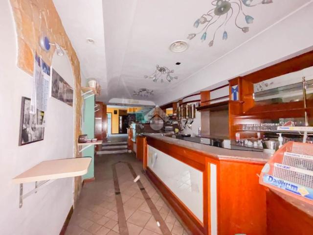 Locale in affitto di 110 m² in Via Giuseppe Garibaldi
