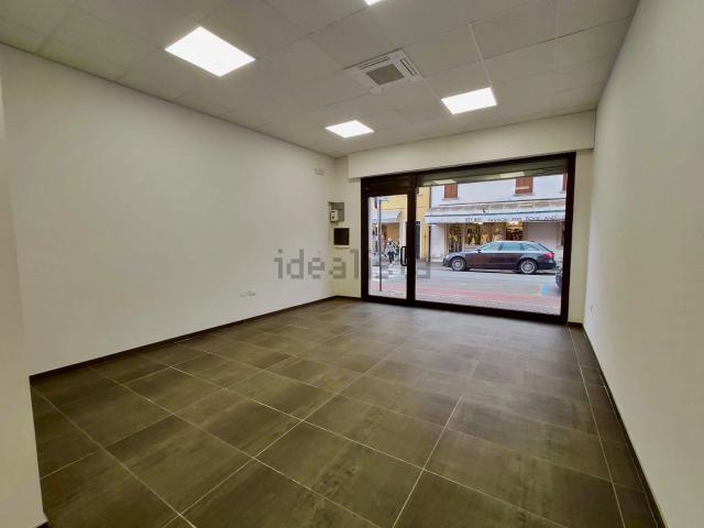 Locale in affitto di 110 m² in Via Giuseppe Mazzini