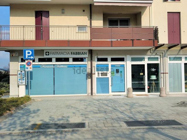 Locale in affitto di 110 m² in Via Giacomo Matteotti