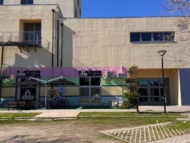 Locale in affitto di 110 m² in Via grotta delle fate