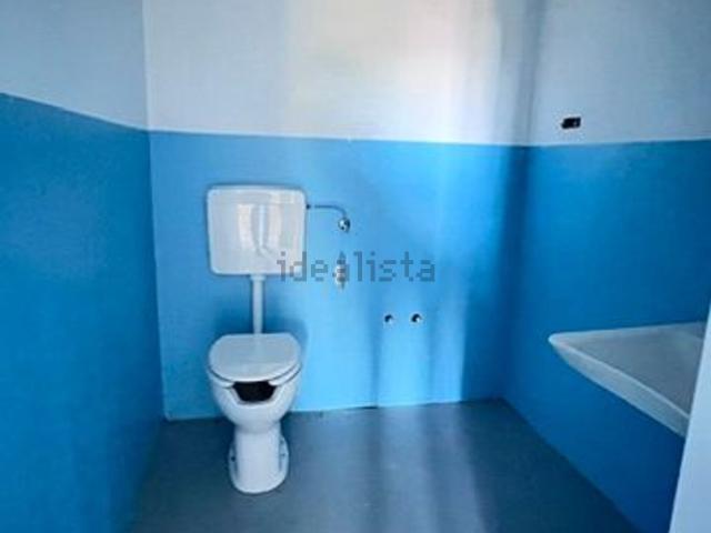 Locale in affitto di 110 m² in Via Don Giulio Carminati, 65