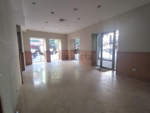 Locale in affitto di 110 m² in Via Enrico de Nicola, 140