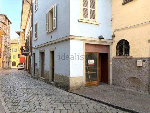 Locale in affitto di 110 m² in Via Mazzini