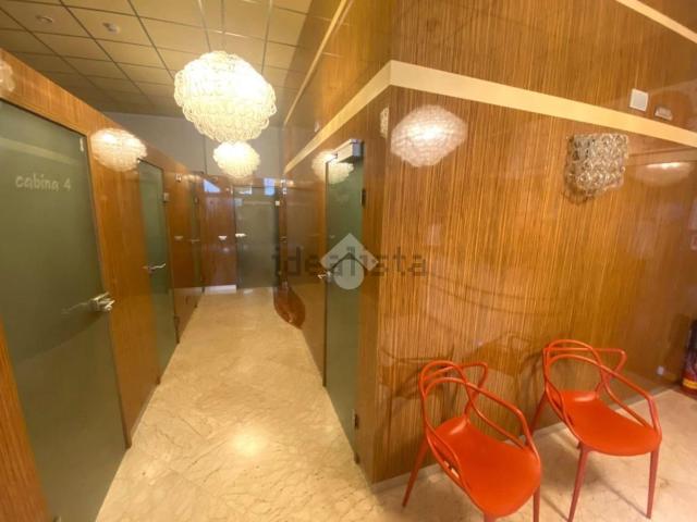 Locale in affitto di 110 m² in Via Martiri della Libertà, 7