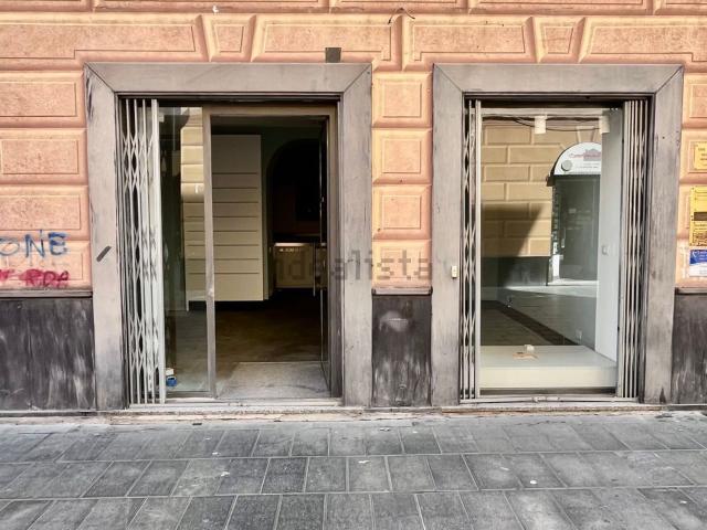 Locale in affitto di 110 m² in Via Sestri, 124