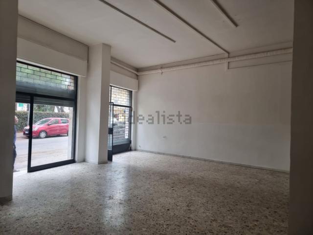 Locale in affitto di 110 m² in Via Pizzoferrato