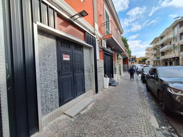 Locale in affitto di 110 m² in Via Roma
