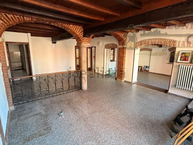Locale in affitto di 110 m² in Via Roma, 10