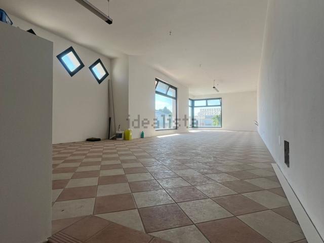 Locale in affitto di 110 m² in Via Roma, 23