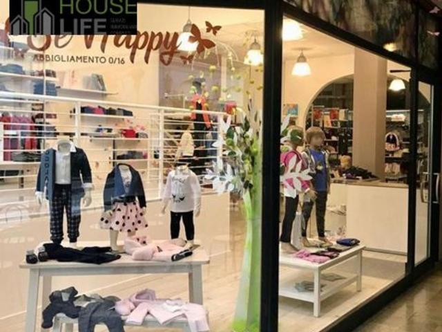 Locale in affitto di 110 m² in Via Roma