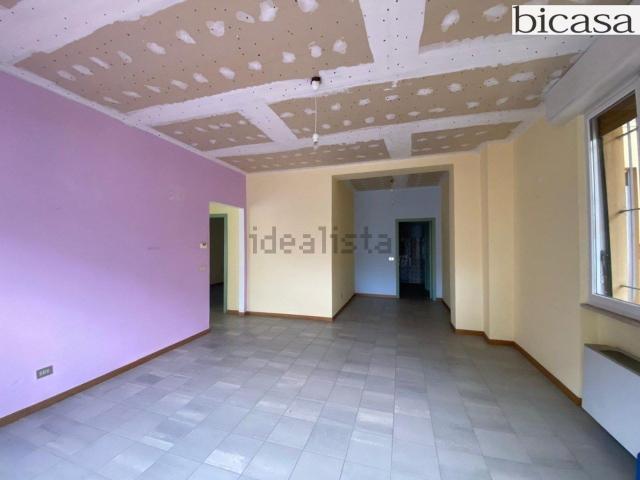 Locale in affitto di 110 m² in Via Raffaele Frontali