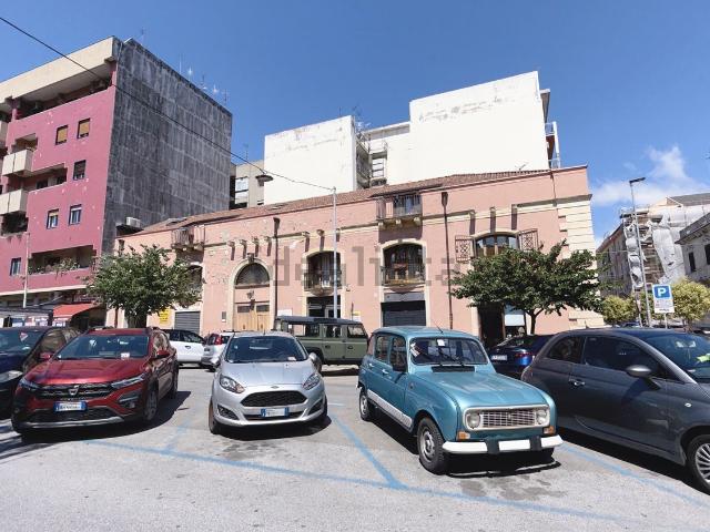 Locale in affitto di 110 m² in Via Risorgimento