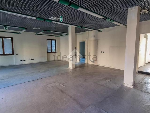 Locale in affitto di 110 m² in Via Teresa Prevosti, 5