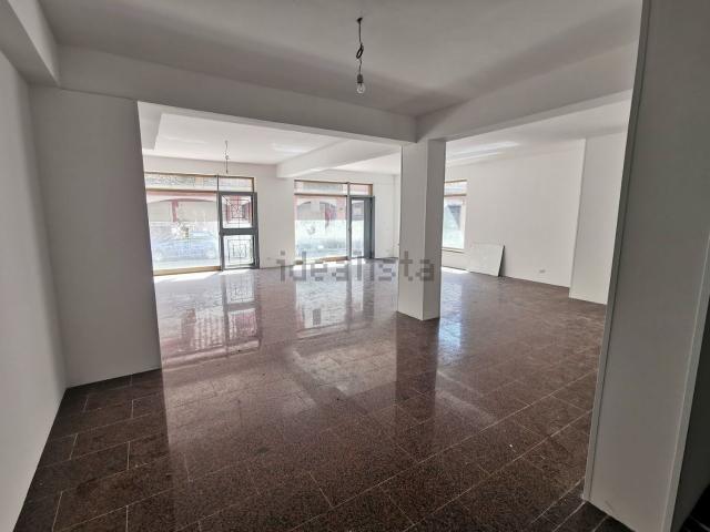 Locale in affitto di 110 m² in Via Tripoli, 85