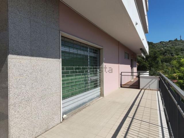 Locale in affitto di 110 m² in Via Vestina a Monte, 15