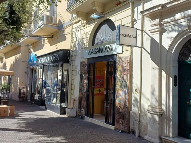 Locale in affitto di 110 m² in Via XX Settembre, 9