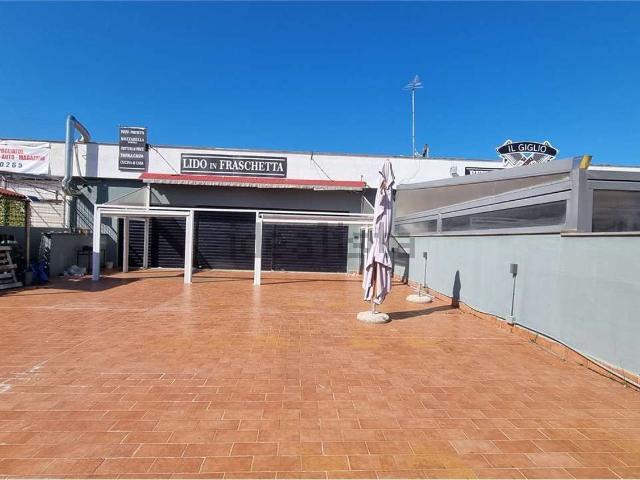 Locale in affitto di 110 m² in Viale Colle Romito