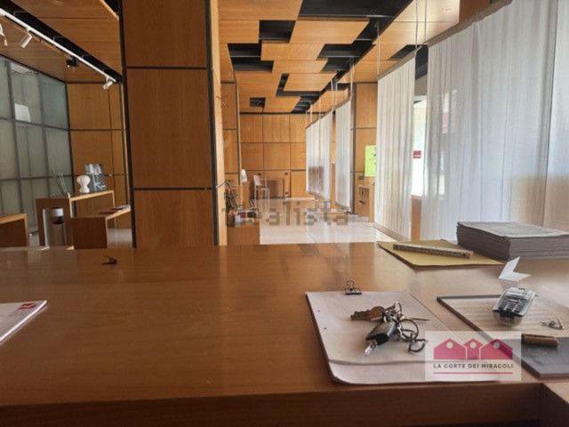 Locale in affitto di 110 m² in Viale Giuseppe Verdi