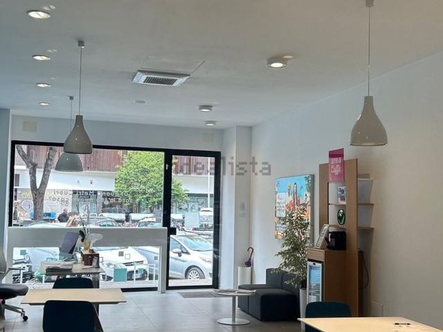 Locale in affitto di 110 m² in Viale Leonardo da Vinci, 99