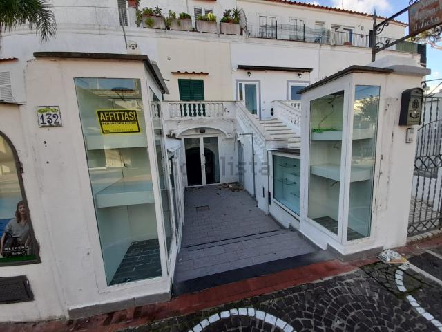 Locale in affitto di 110 m² in Corso Vittoria Colonna, 132