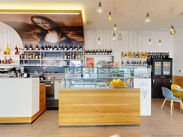 Locale in affitto di 110 m² in Corso della Vittoria, 1