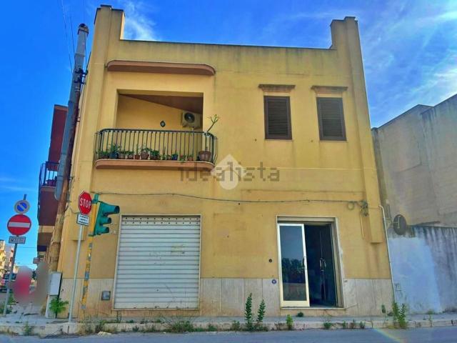 Locale in affitto di 112 m² in Via Francesco de Santis, 51