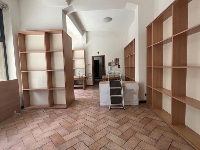 Locale in affitto di 113 m²