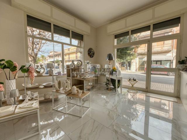 Locale in affitto di 113 m²