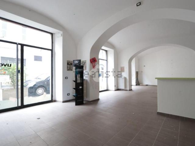 Locale in affitto di 113 m² in Via Andrea Vochieri, 23